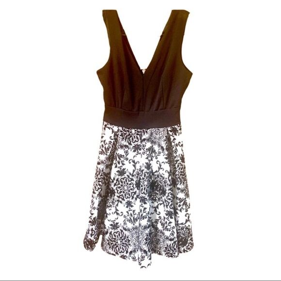 Haute Monde black & white floral Print Mini Dress - Picture 2 of 9